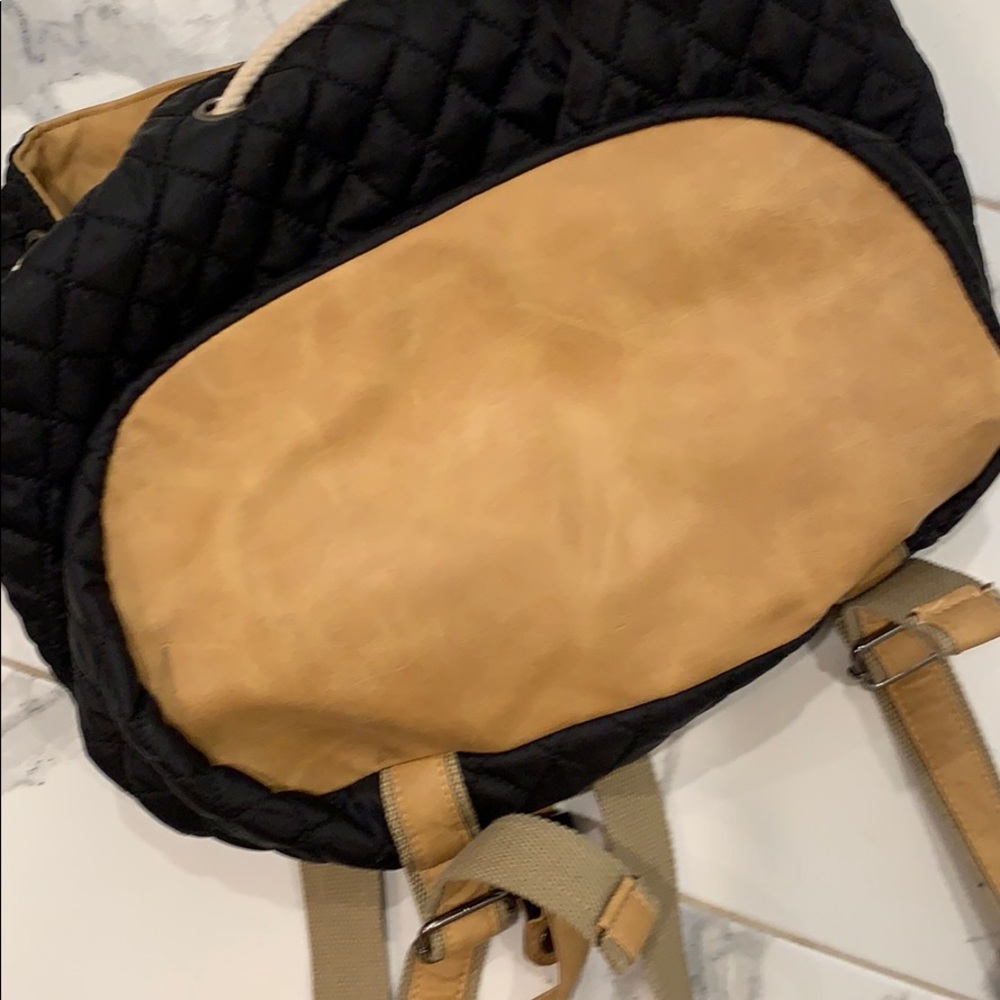 Drawstring backpack, black and camel - Picture 4 of 5